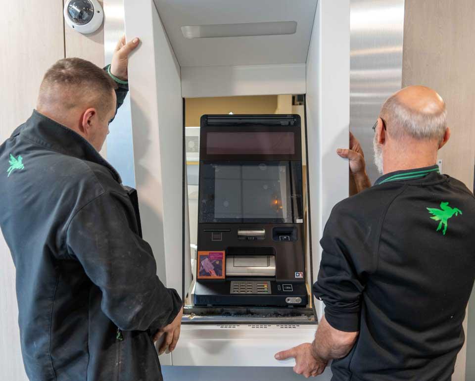 Installation de matériel bancaire