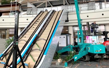 Handling of escalators in South of France