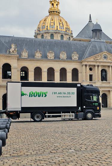 Heavy and Delicate Handling in Paris