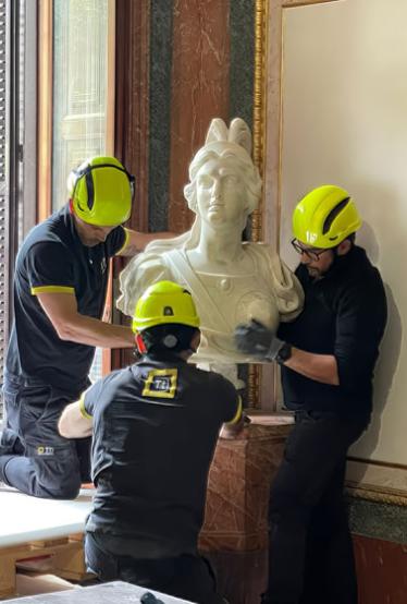 Manutention délicate au Palais d’Aranjuez près de Madrid