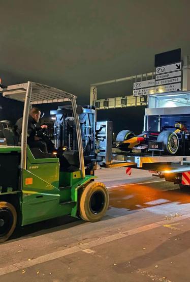 Manutention de véhicules Formule 1 à LYON