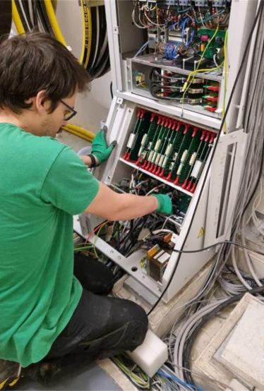 Livraison et installation d’un accélérateur de particules près de Bordeaux