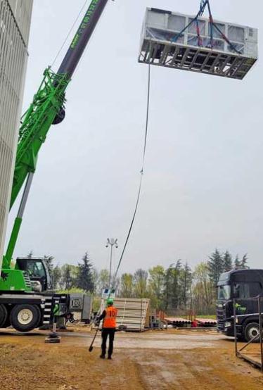 Manutention de groupes froids industriels en toiture dans le Val-d'Oise (95, IDF)