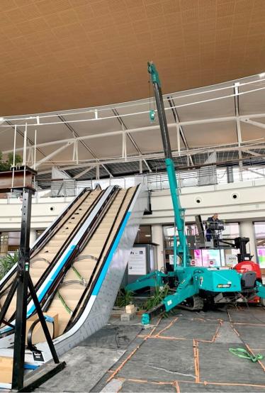 Handling of escalators in South of France