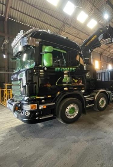 Heavy handling of machinery in Limoges