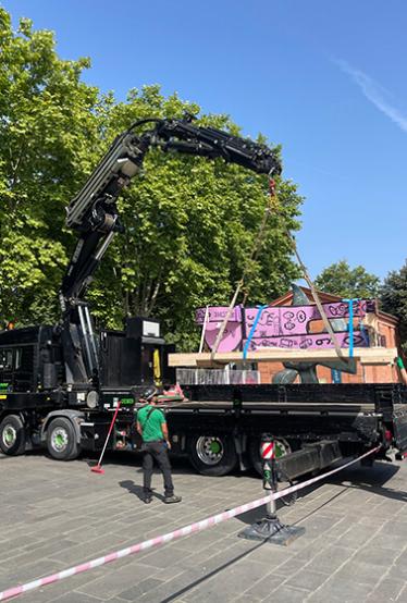 Handling and Transport of Sculpture in Toulouse