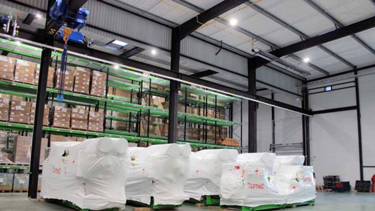 Storage of engines and generators