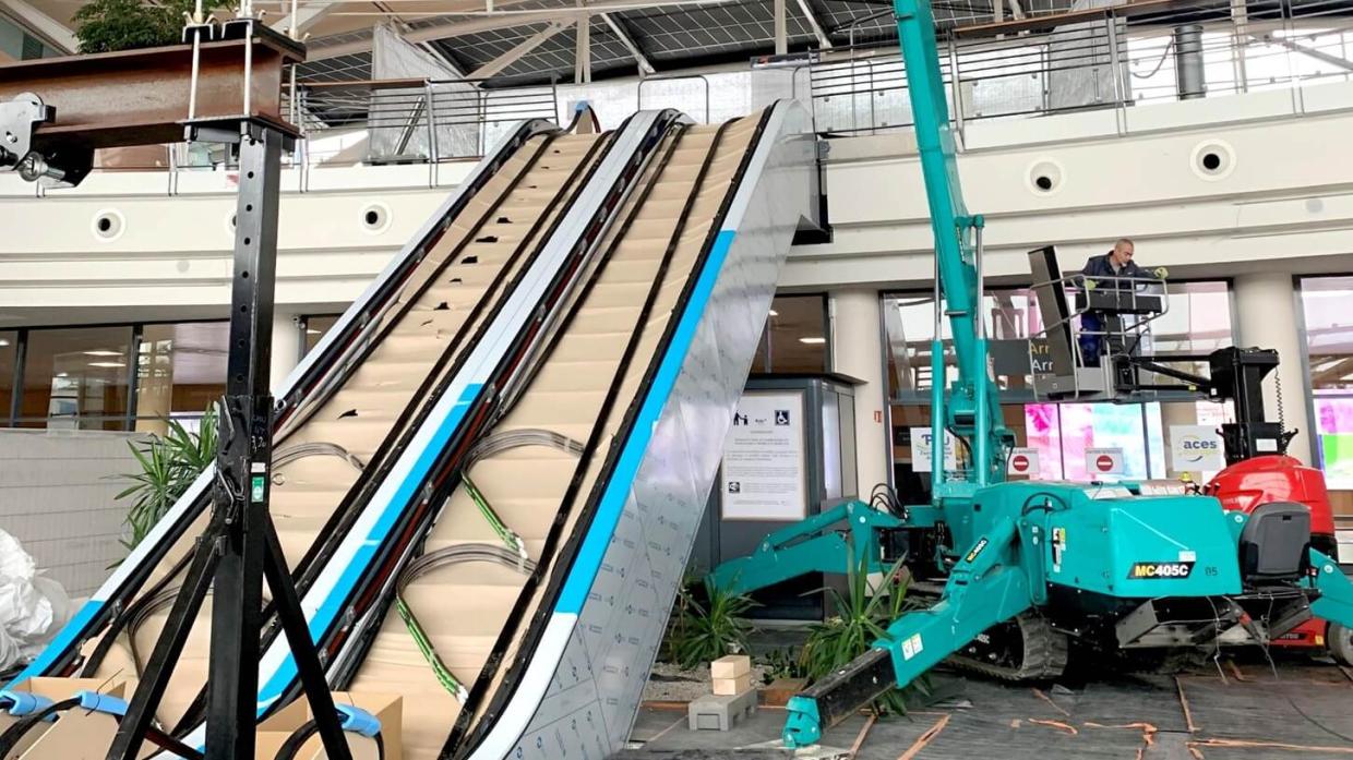 Handling of escalators in South of France