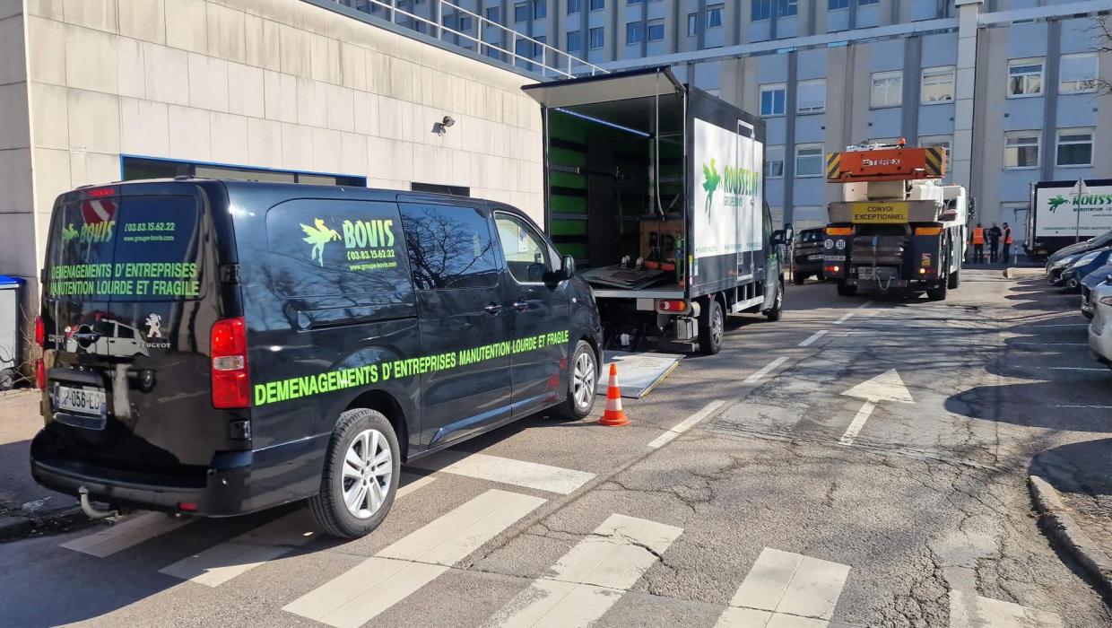 Delivery and Handling of Medical Equipment at CHRU Nancy