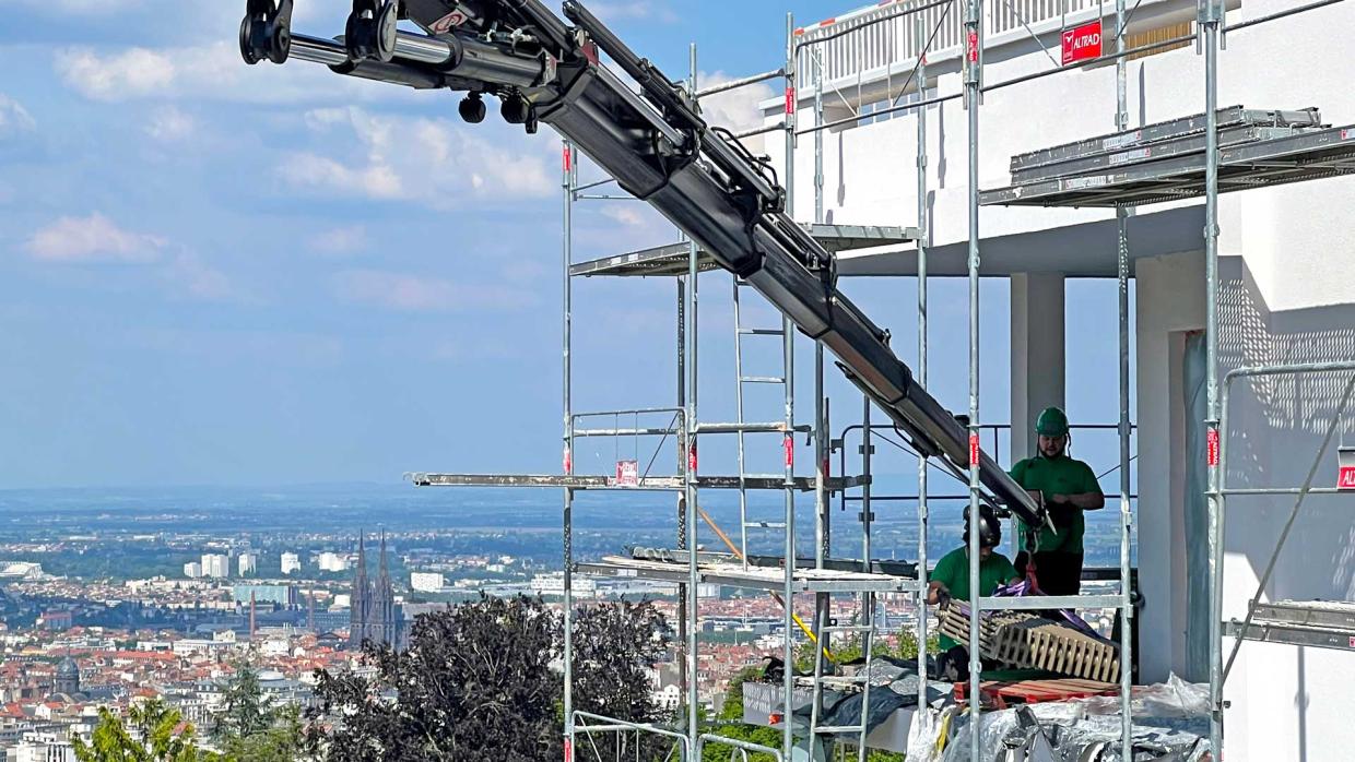 Relocation of Cast Iron Radiators in Clermont-Ferrand