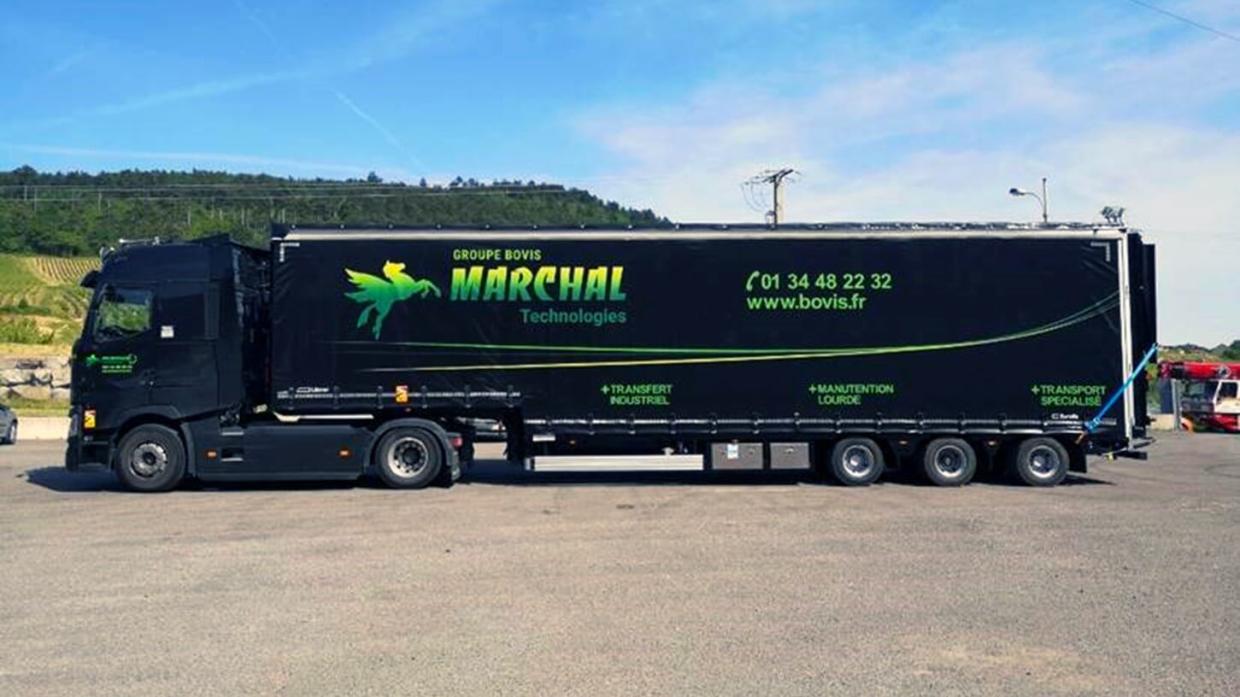 A new tarpaulin trailer with folding ramps for Marchal Technologies