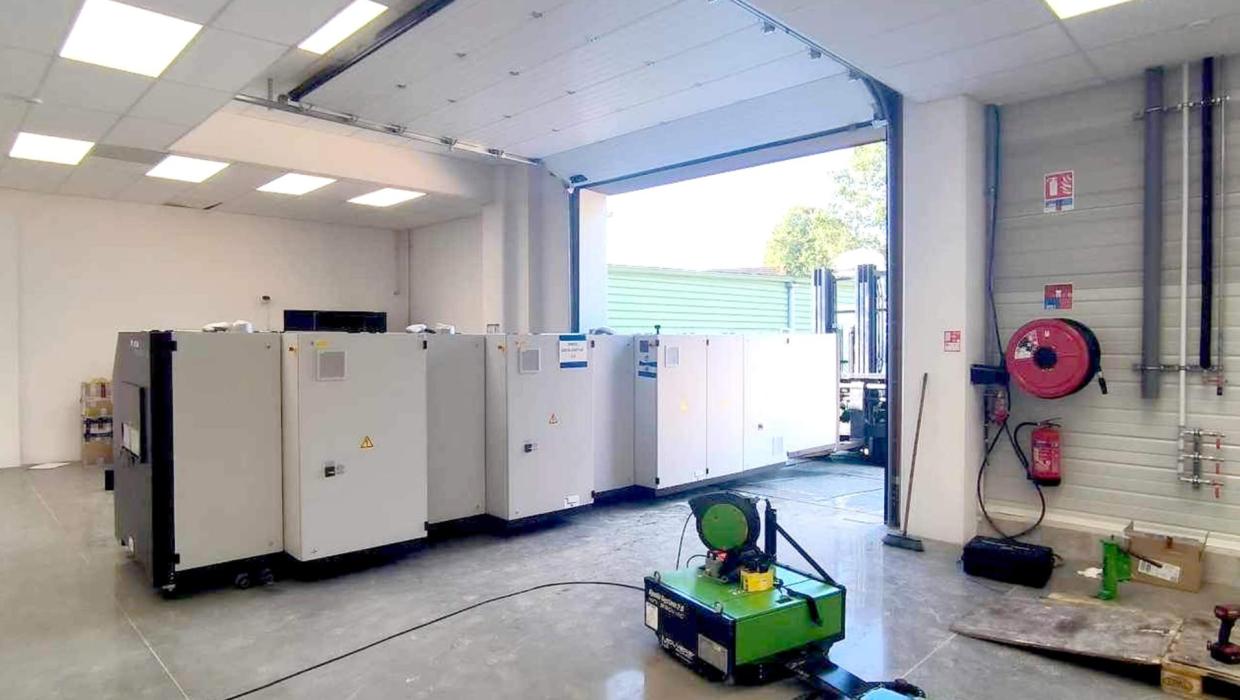 Industrial Machinery Handling in the High Tech Sector in Nouvelle-Aquitaine