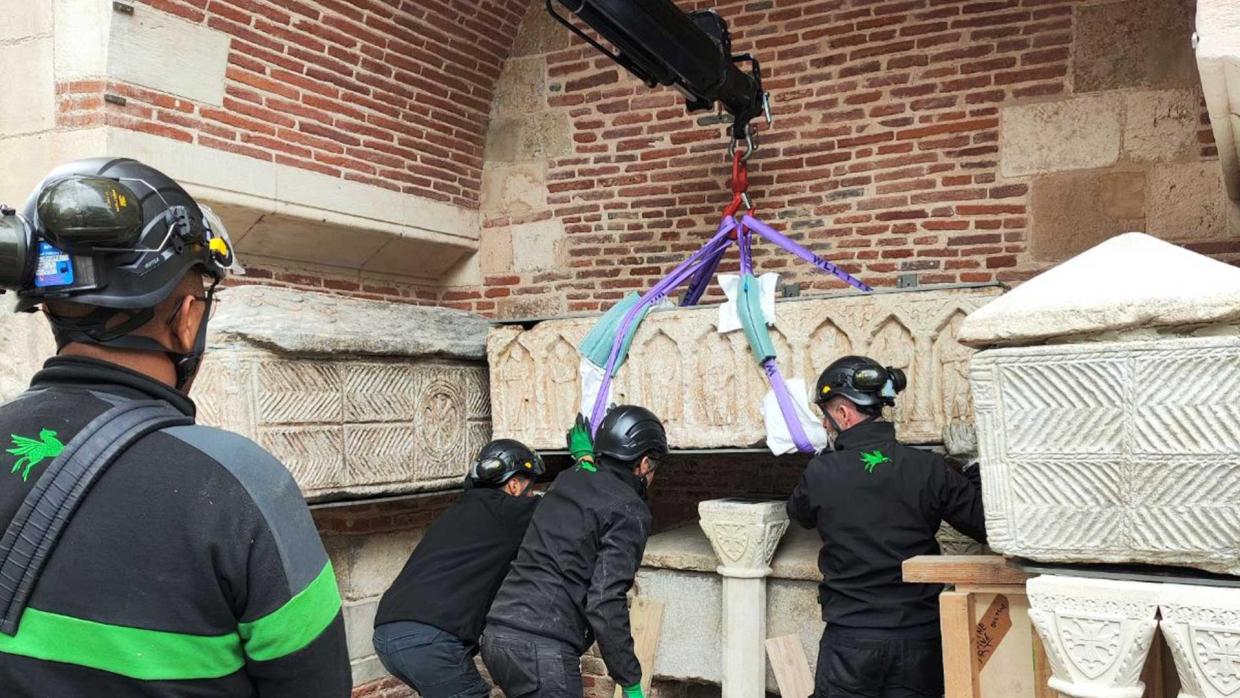 Handling and Lifting of Sarcophagi in Toulouse