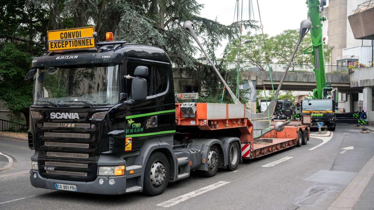 Déménagement d’un monument public à Évry (91)