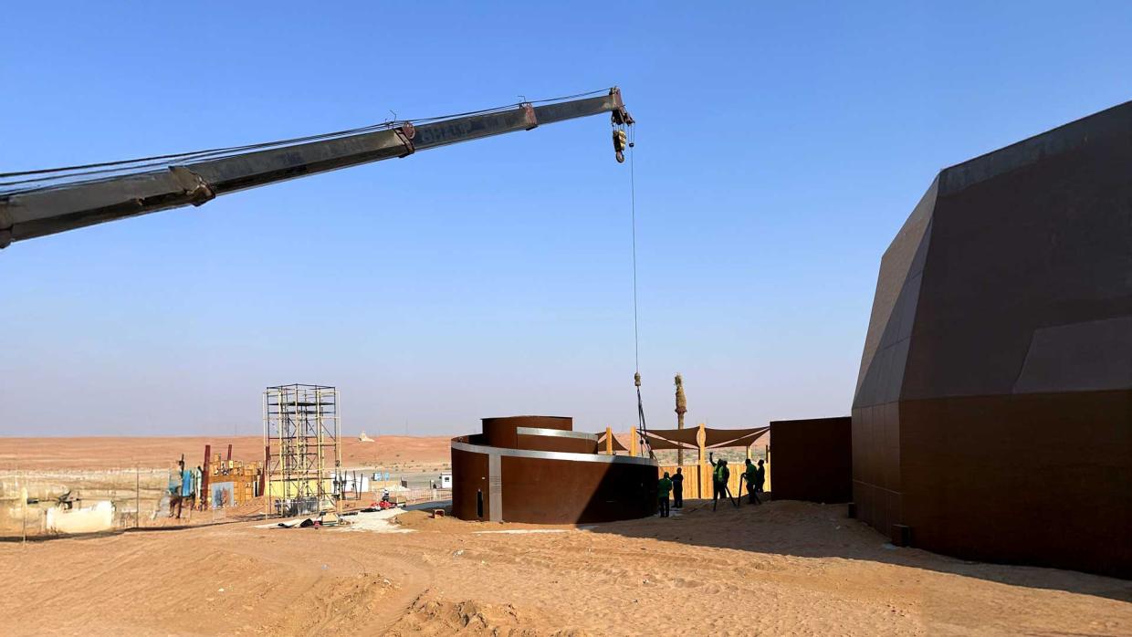 Heavy Lifting Installation in the United Arab Emirates (UAE)