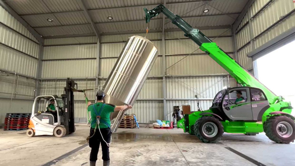 Transfert et manutention de cuves industrielles en Bretagne