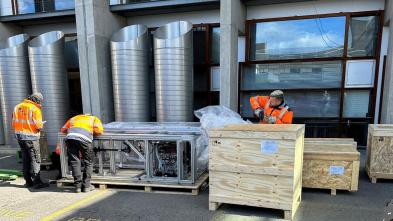 Handling of laboratory equipment in Lausanne