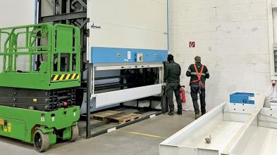 Disassembly and evacuation of two vertical storage systems in Germany