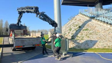Levage par bras de grue d’un transformateur électrique au Stadium de Lille (59)